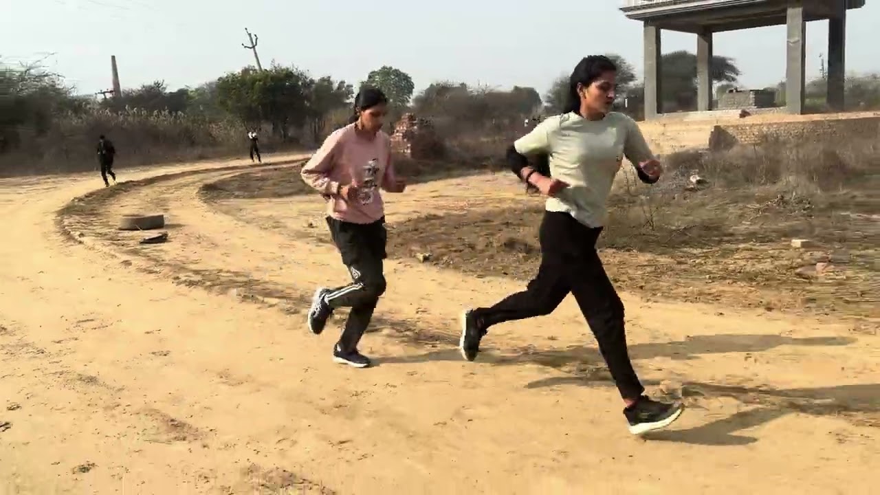 Delhi police girls physical trial… #army #delhipolice #viral #motivation #ground #haryana 