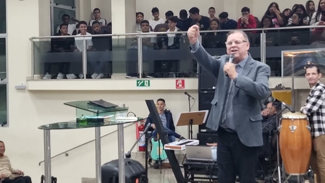 ( C&iacute;cero Nogueira )   Louvor de Raiz