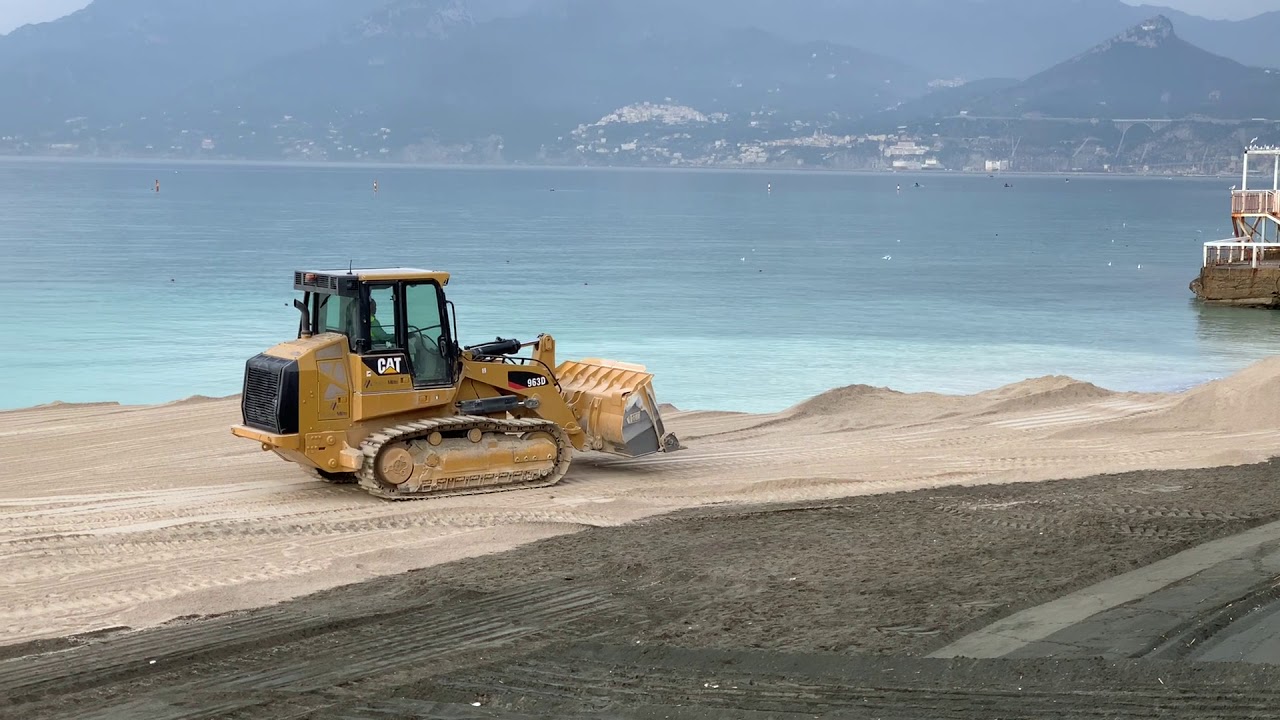 Salerno: ripascimento spiaggia a Mercatello in via Leucosia
