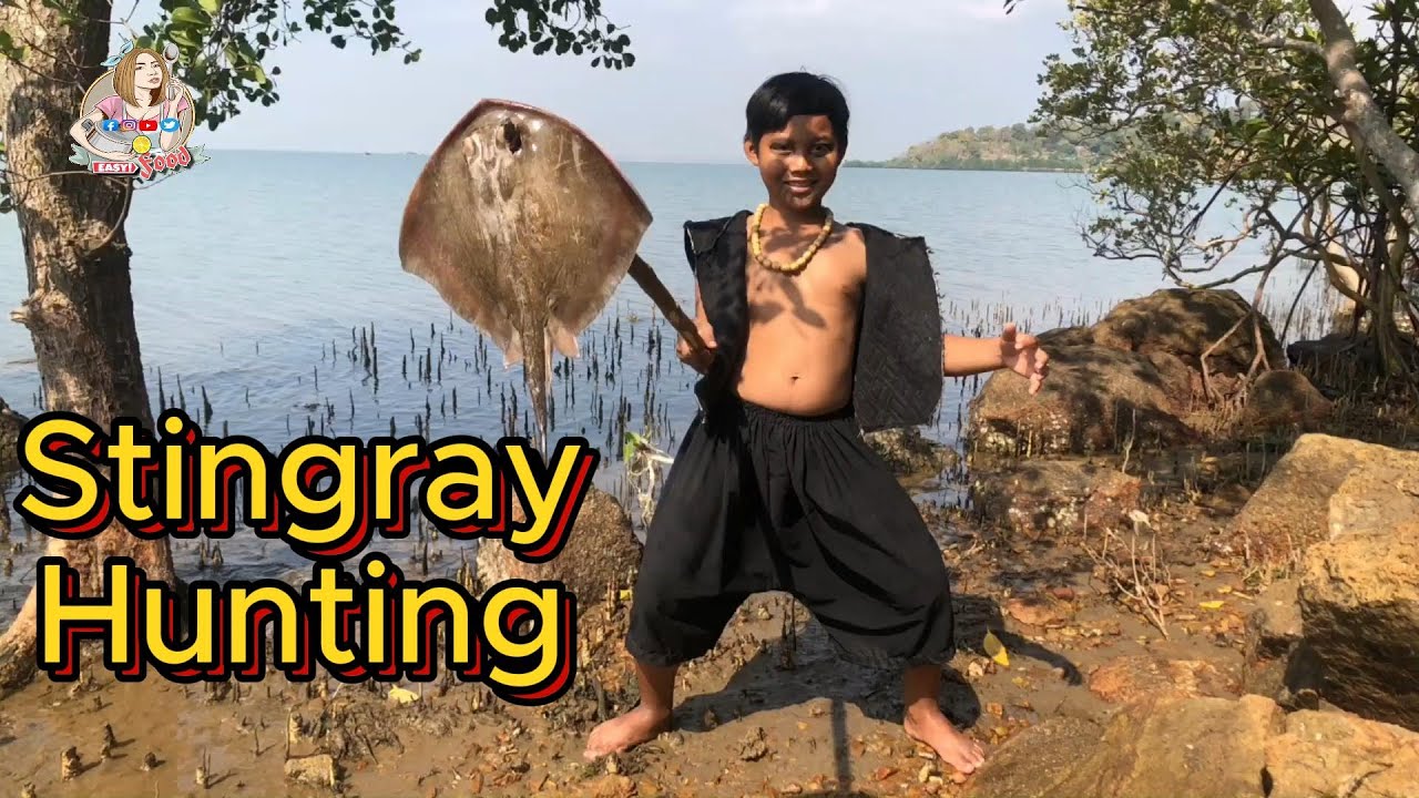 Catching Stingrays with a hand spear.  Stingray cooked a delicious recipe. beautiful wild,