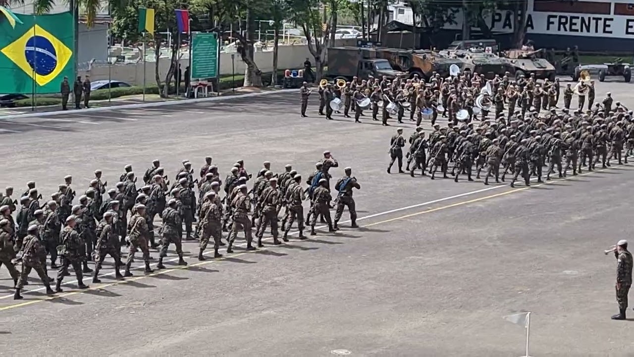Desfile da tropa na passagem de Cmdo da 4a Bda de Inf L Mth - IV. 10 BIL Mth no dia 27/04/22 J. Fora