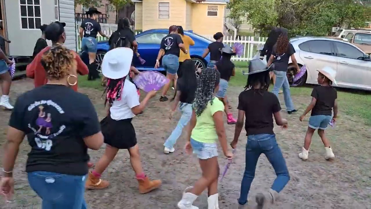 Girlz to Queens Boots on the Ground Team Session