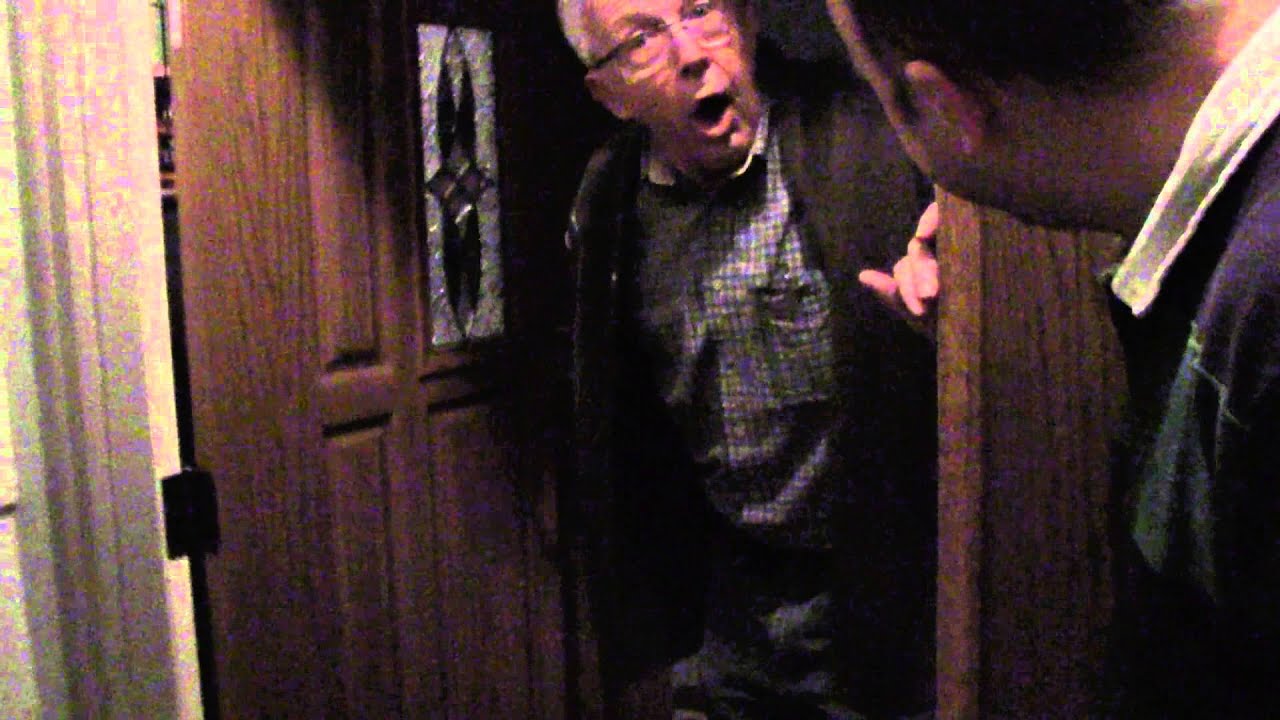 A son surprises his family at Thanksgiving