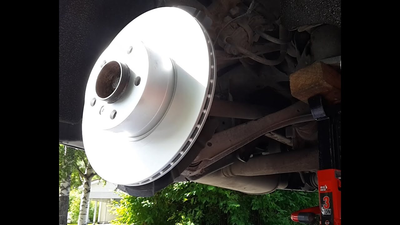 BMW X3 takajarrujen vaihto