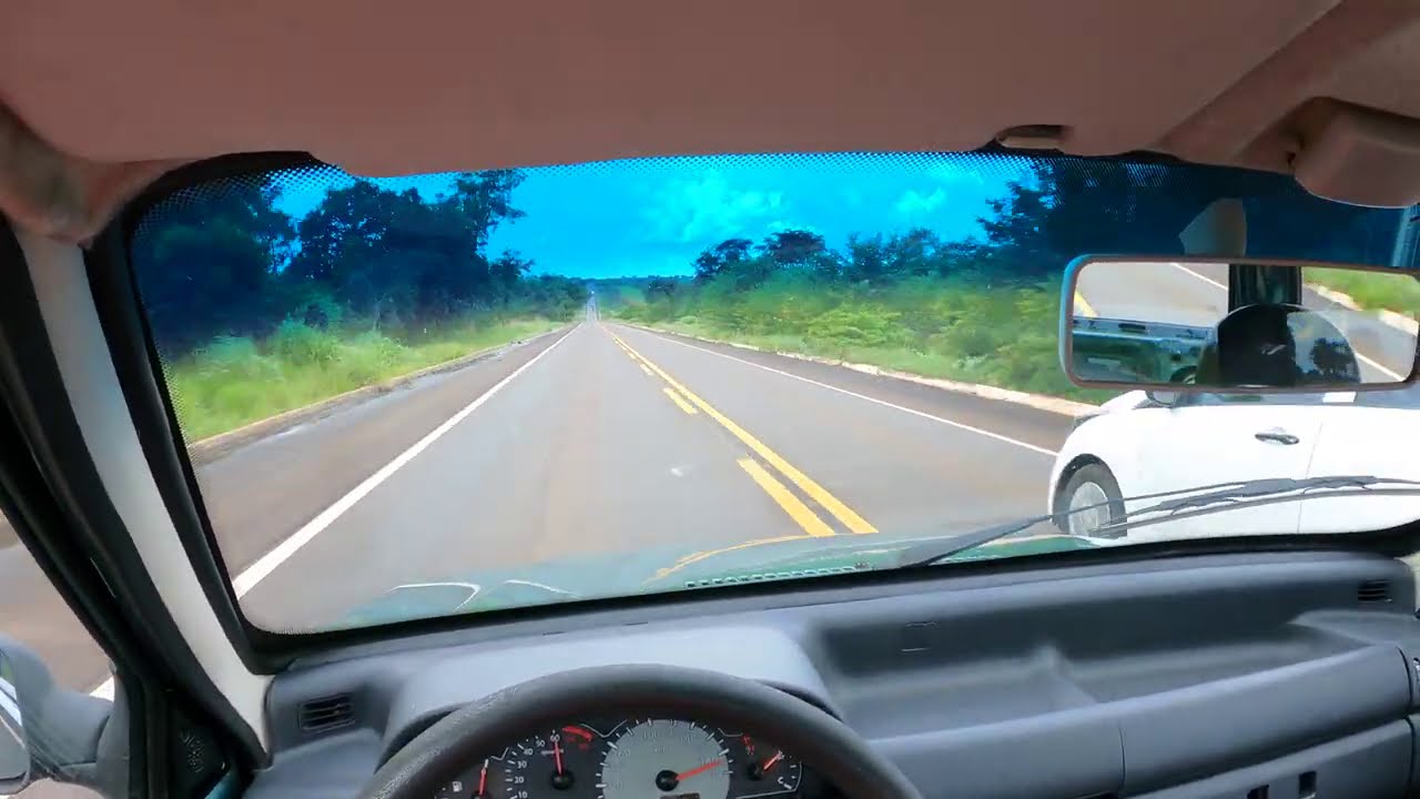 HB20 NERVOSO TENTANDO PODAR O UNO NA ESTRADA