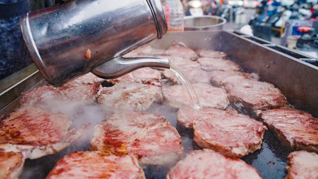 鐵板牛排豬排雞排製作 台灣傳統夜市牛排 台灣街頭排隊美食｜Taiwanese traditional night market steak