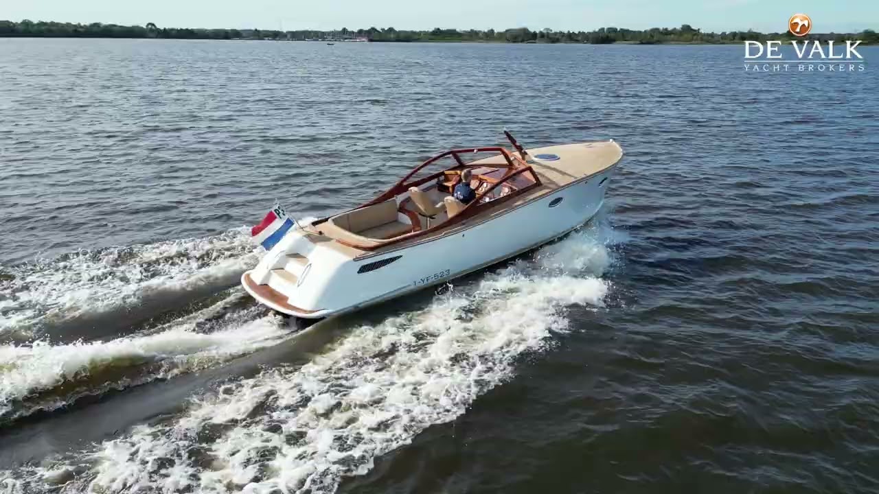 Rapsody R32 - A luxurious and stylish cruising experience