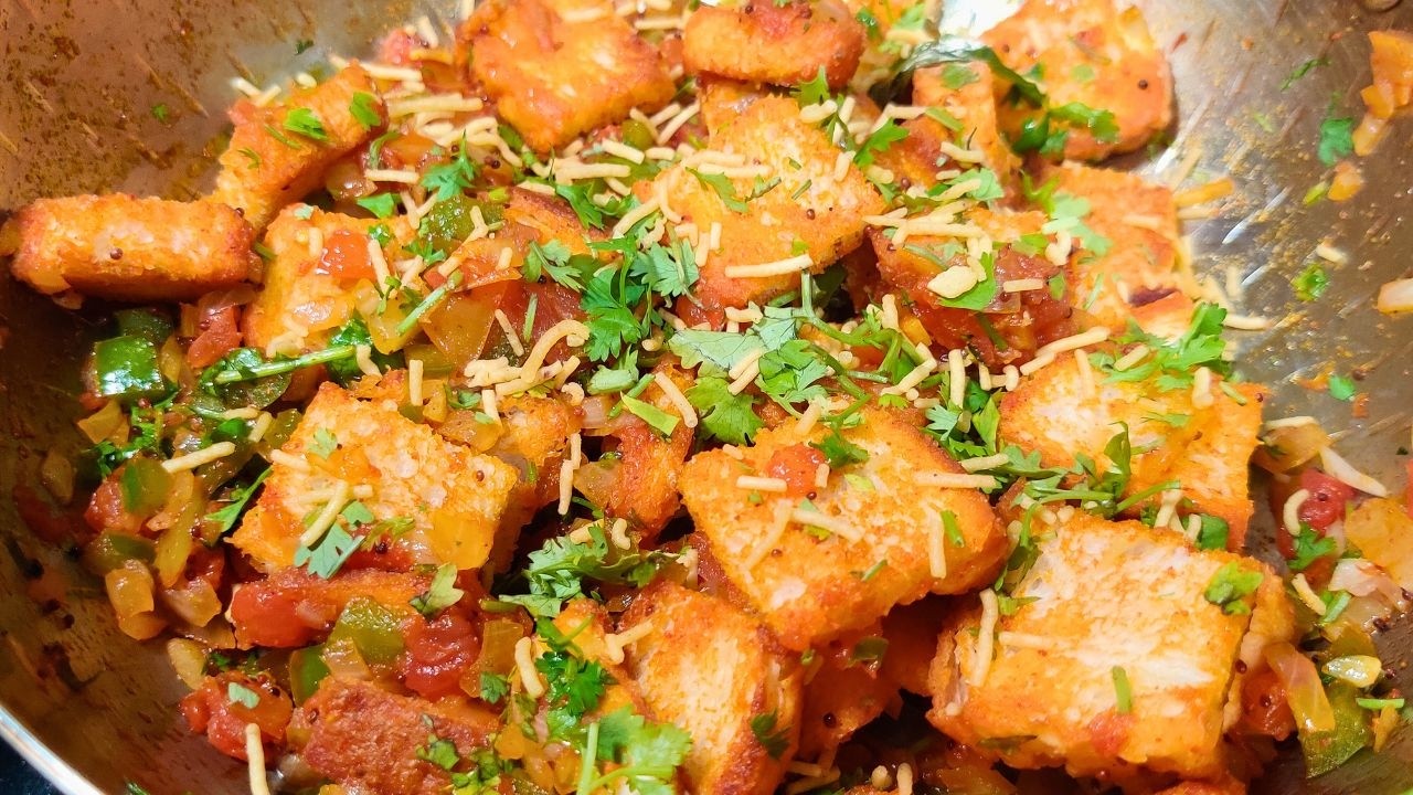 5 मिनट में BREAD का टेस्टी नाश्ता मम्मी की स्टाइल में | Bread Upma | Zayka Ka Tadka