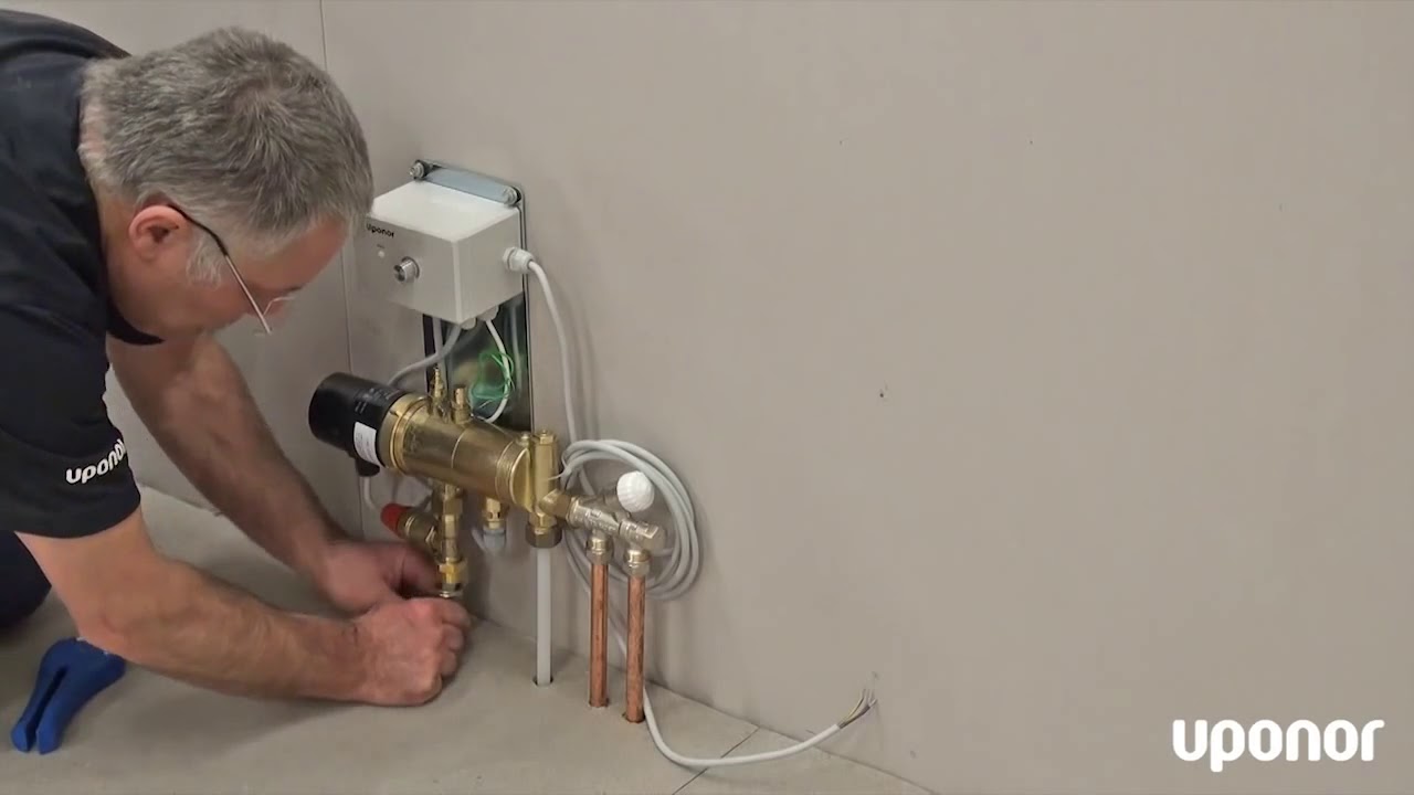 Монтаж насосно-смесительного блока Uponor Push-12