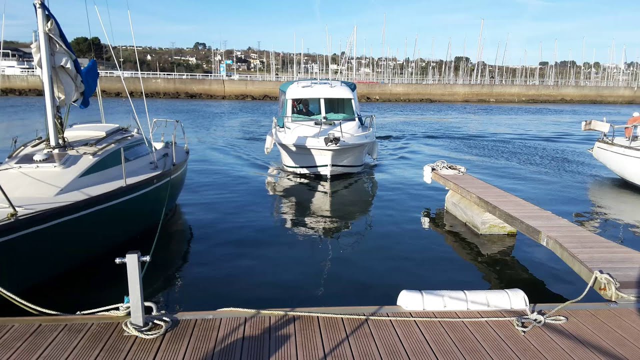 Manubelle rentre au ponton