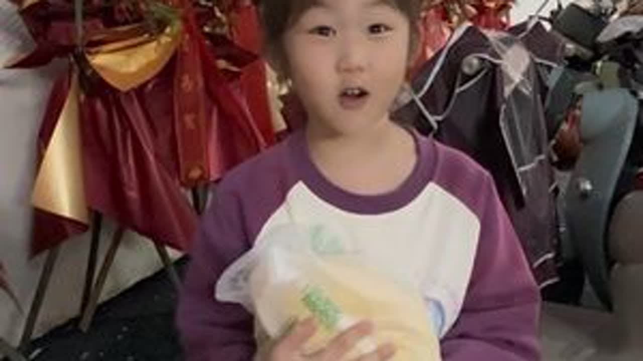 花三块钱买了一个柚子，奶糖说她馋的都要流口水了。#vlog日常