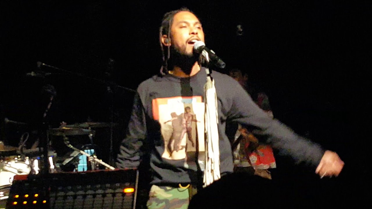 Miguel- Wolf ( Live on the Honda stage at the Iheartradio)