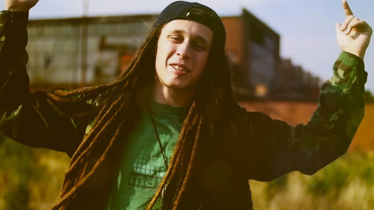 Urban Robot - Ve správný čas (prod. Raazyph) [Official Video]