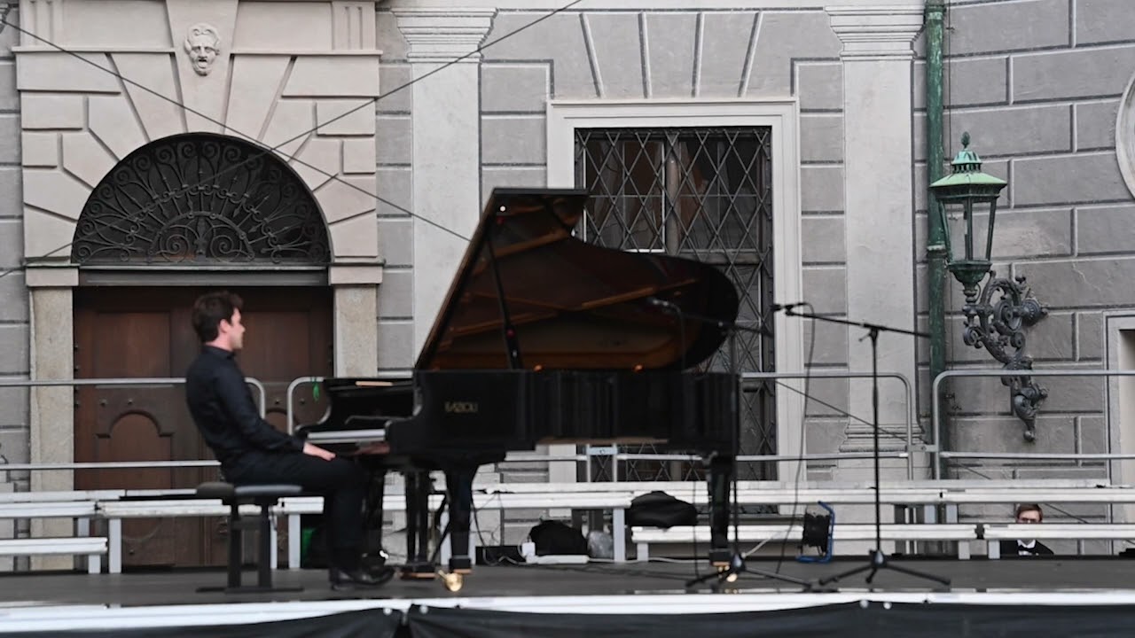 EUPLAYY winners Matteo Weber plays Liszt: Mephisto waltz, Stravinsky/Agosti:  l'oiseau de feu