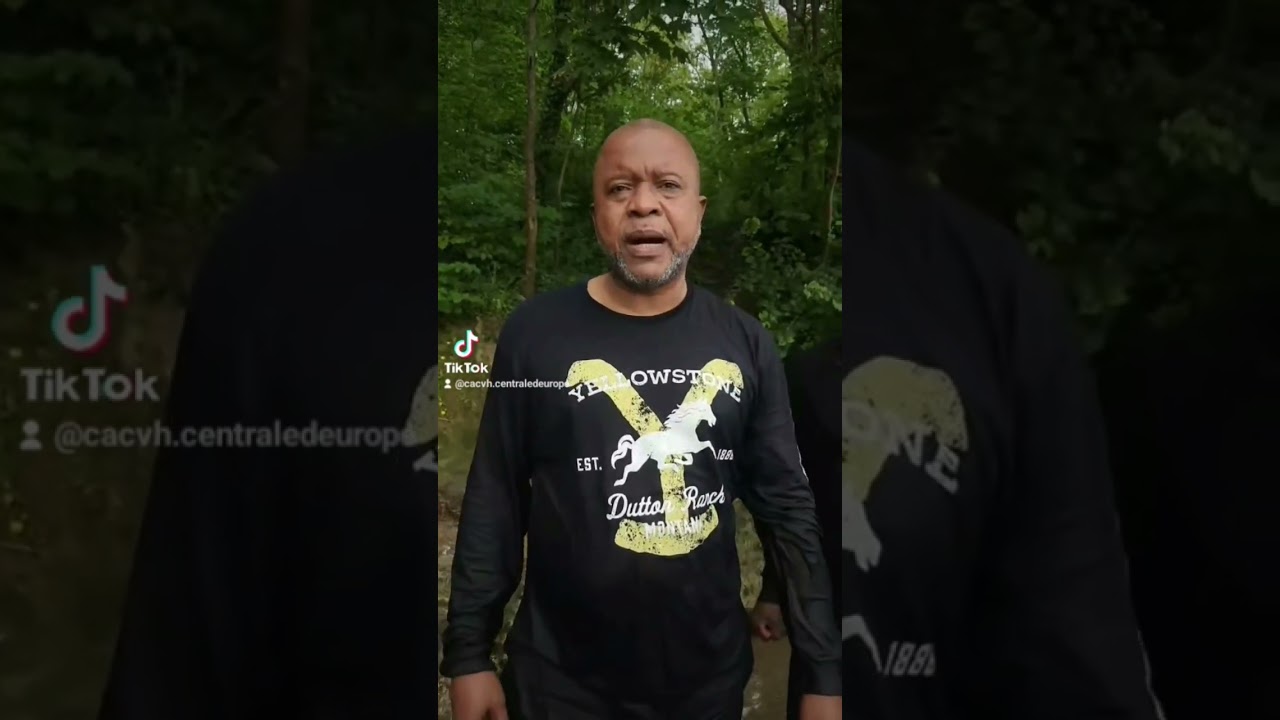 Le bapt&ecirc;me  Avec pasteur FRAN&Ccedil;OIS MUTOMBO VOICI L'HOMME &agrave; CACVH PARIS