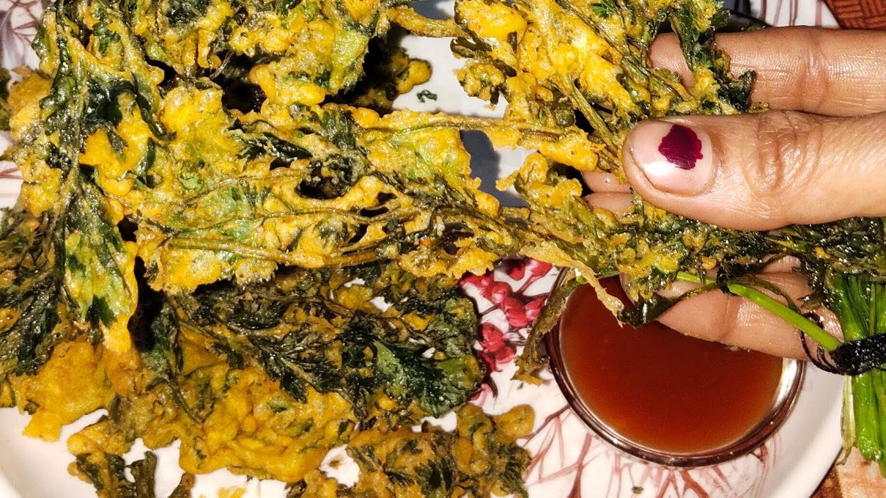 How To Make Coriander Leaves Pakora 🙂🙂 Dhaniya paste Ke Crispy Pakode Recipe 🙂#pakora