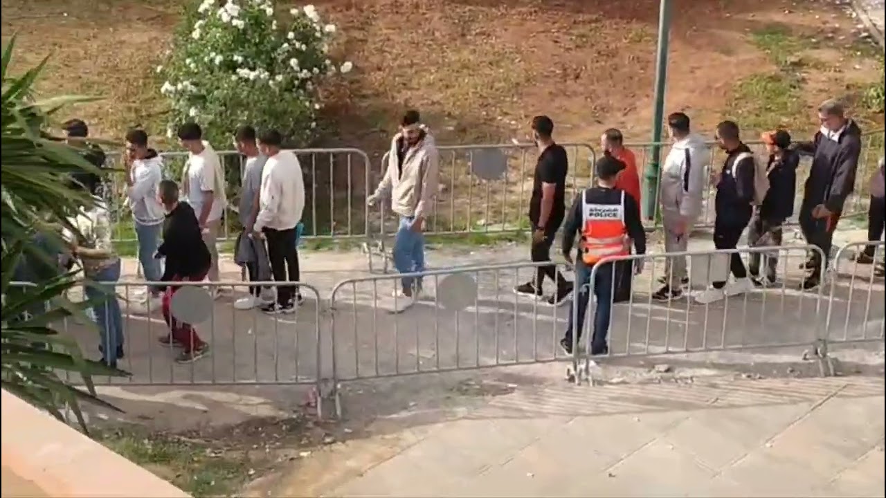 اجواء رائعة وجماهير غفيرة قبل إنطلاق مبارة نهائي كاف بين بركان والزمالك