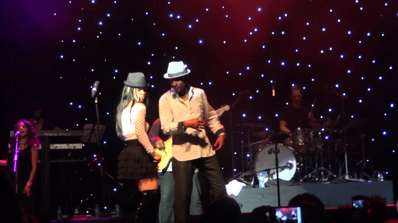 JEFFREY DANIELS OF  SHALAMAR MOON  WALK /NIGHT TO REMEMBER 29 10 11