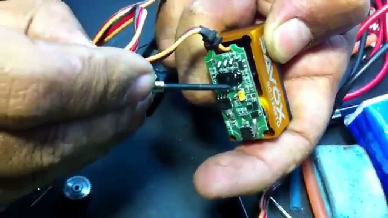 Savox 1258tg / 1257TG  How to service / repair the servo, the pc board and motor