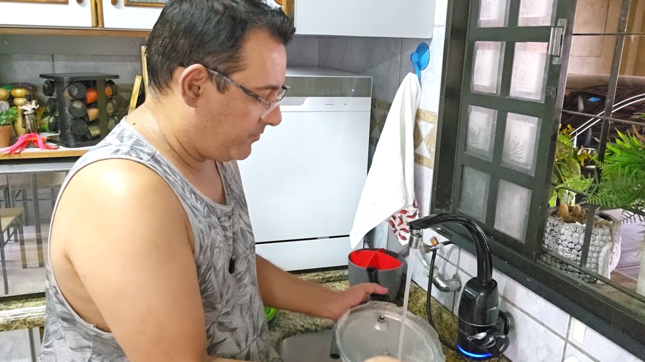 PRECISO FAZER UMA PEQUENA MODIFICAÇÃO EMNOSSOS ARMÁRIOS DA COZINHA