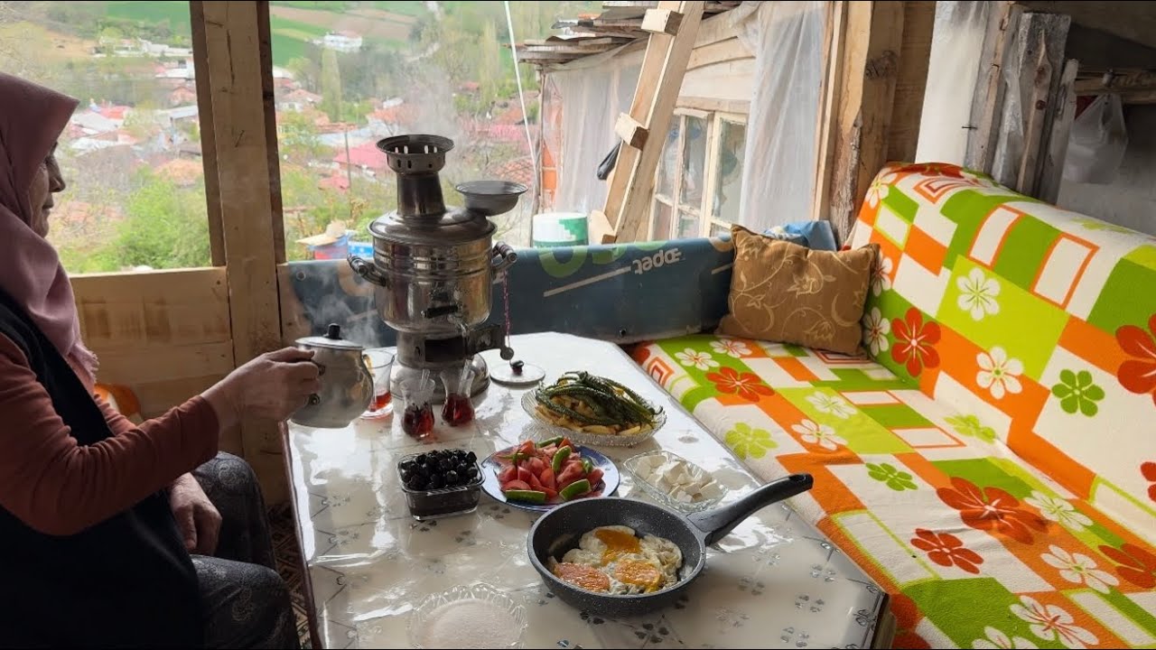 Köy hayatı sevenlere ￼semaverde çay kahvaltı ￼
