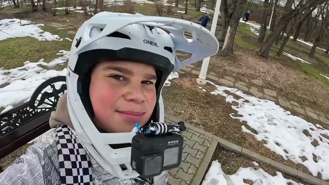Crazy muddy day[Mtb hopper; flats; doubles and nosedives]