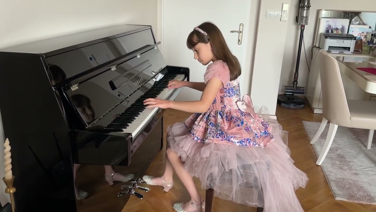 Bela Bartok: Romanian Folk Dances No.1,2,4,6 - Kumsal PAK
