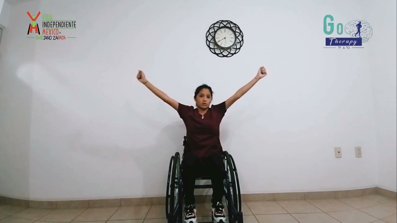 Ejercicios de calentamiento en silla de ruedas.