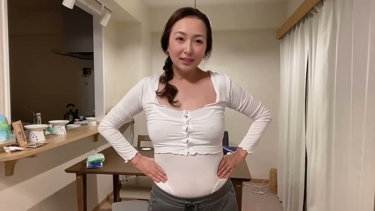 【ノーブラvlog】私が普段しているくびれストレッチを紹介します♪