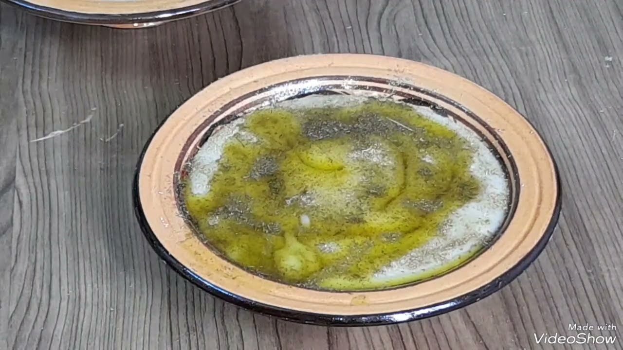 فطور الصباح اليوم 🥰 عصيدة بالزعتر والعسل والزيت 🥰فى نهار برد