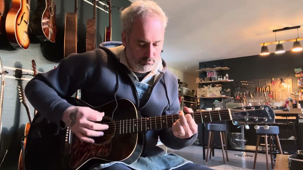 1942 Gibson L00 Ebony 