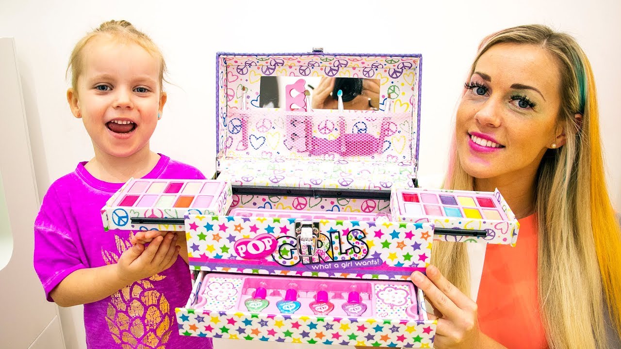 Gaby and Mommy Pretend Play with Kids Makeup Toys