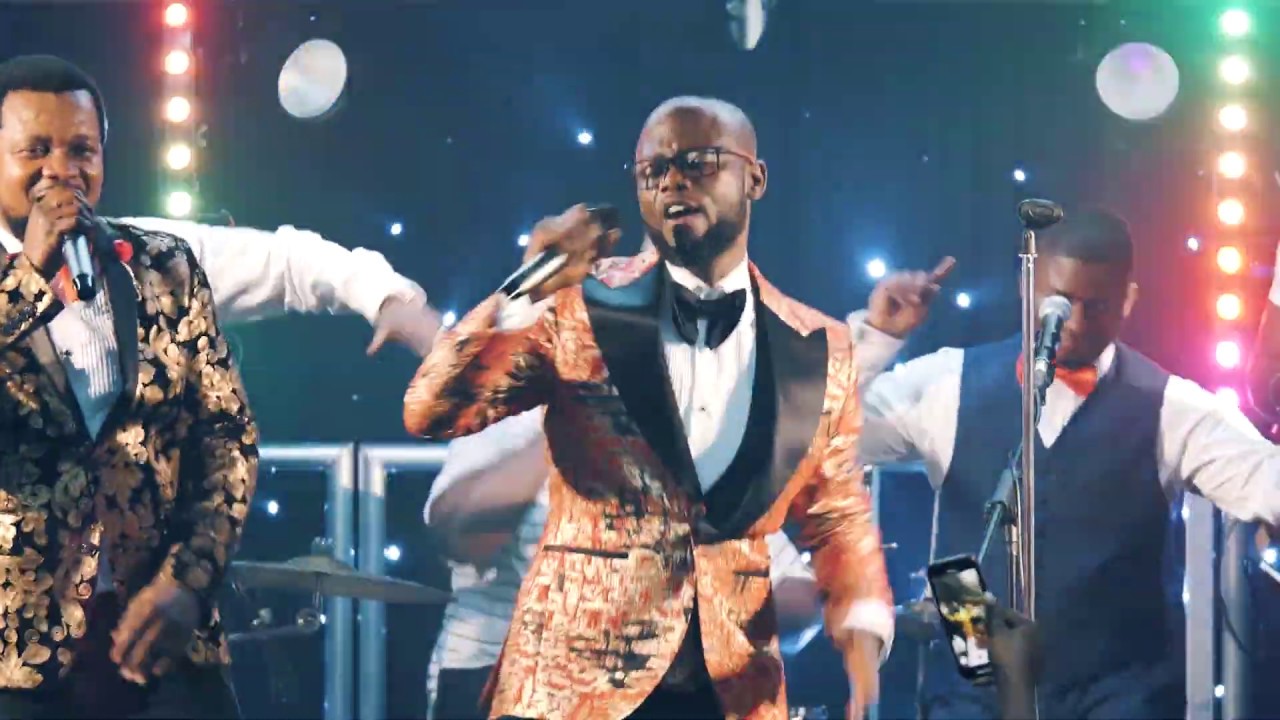 Alex Acheampong – Emmanuel (Live) (Emmanuel Praise 2019) ft. Young Missionaries (Official Video)