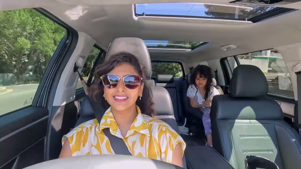Готовы к праздникам? Каришма тестирует Hyundai Santa Fe! - Hyundai | 9 декабря 2025 г.