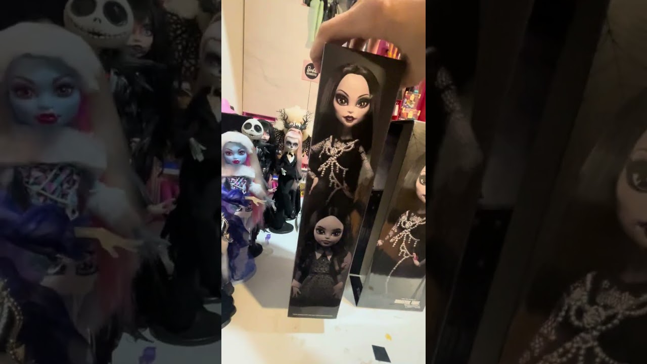 Monster High Skullector Review Wednesday And Morticia. Addams Family