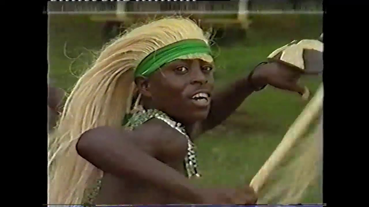 RYOHERWA N'INTORE Z'ITORERO INKORAMUTIMA ZA KRISTU II AMAZING RWANDAN TRADITIONAL DANCE II JANJA