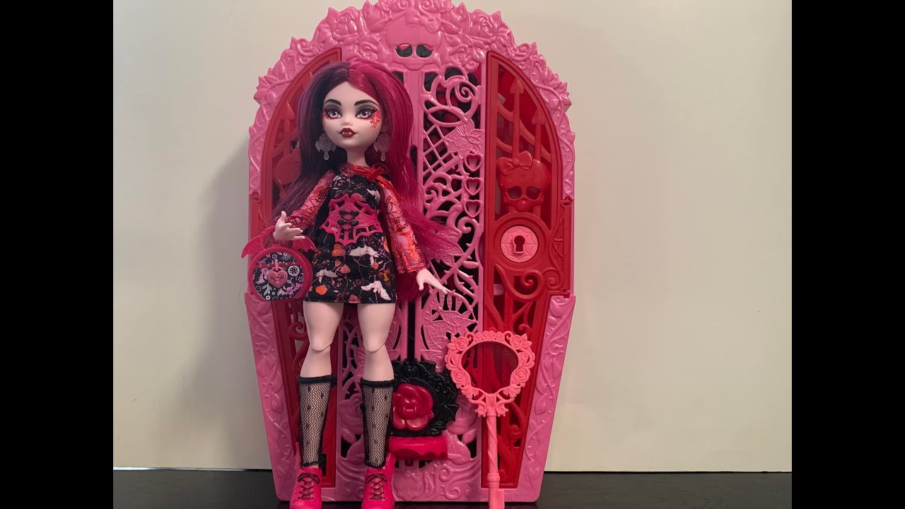 Monster High Skulltimate Secrets Garden Mysteries Draculaura review