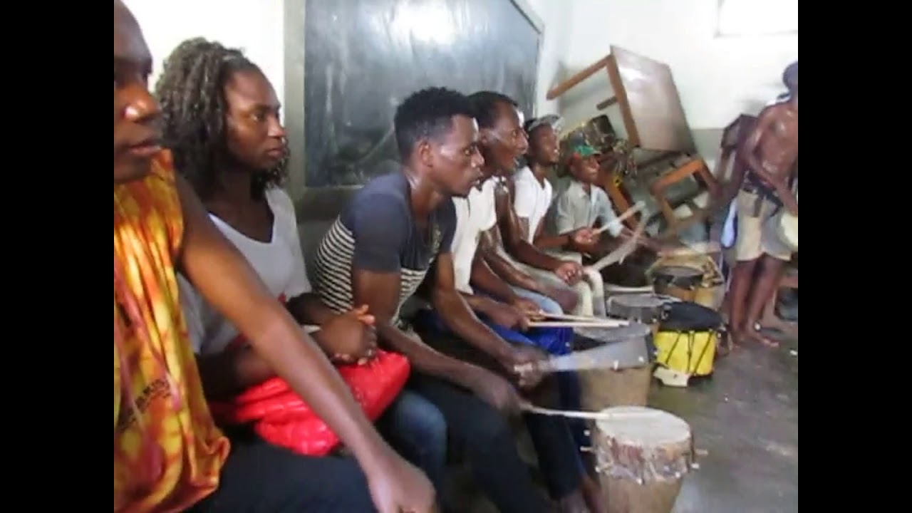 DANÇA TRADICIONAL MOCAMBIQUE - ZORE - INTERCAMBIO INTERNACIONAL DE DANÇA NEGRA