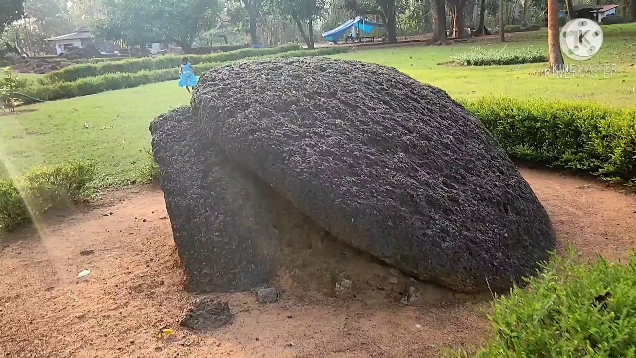 കുടക്കല്ല് // തൊപ്പിക്കല്ല്