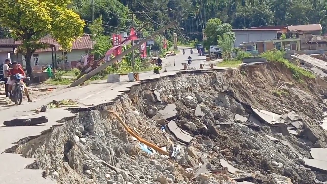 Saya berada diAceh tenggara tepatnya di desa seldok, laklak, bale lutu,  kec Ketambe.