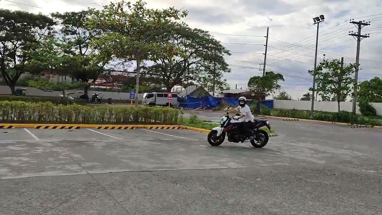 Super Bike TNT Benelli  600i Stock Exhaust Sound check inline 4