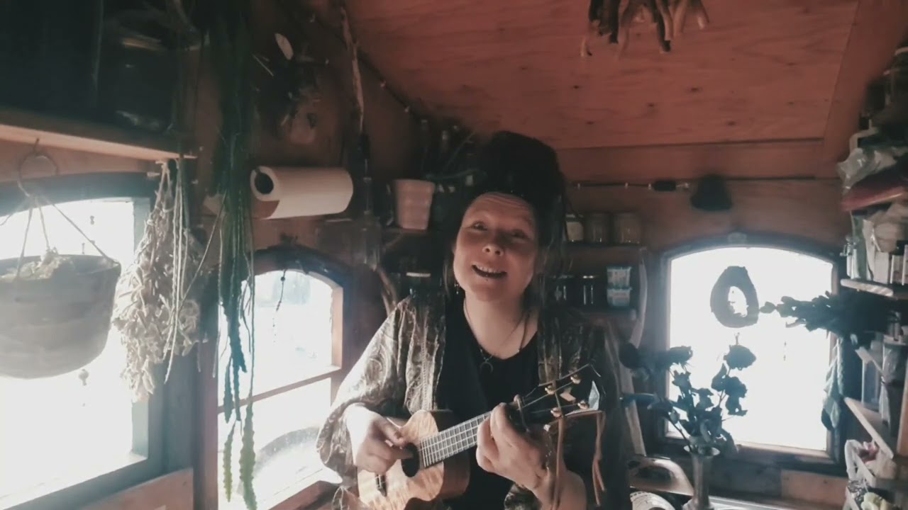 Trust (LunaSol) - everything's gonna come in the right moment - Mantra - Rainbowsong - on Ukulele
