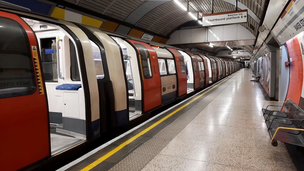 Jubilee Line 1996 Stock Train Arriving And Departing Baker Street Station | Jubilee Line 1996 Stock