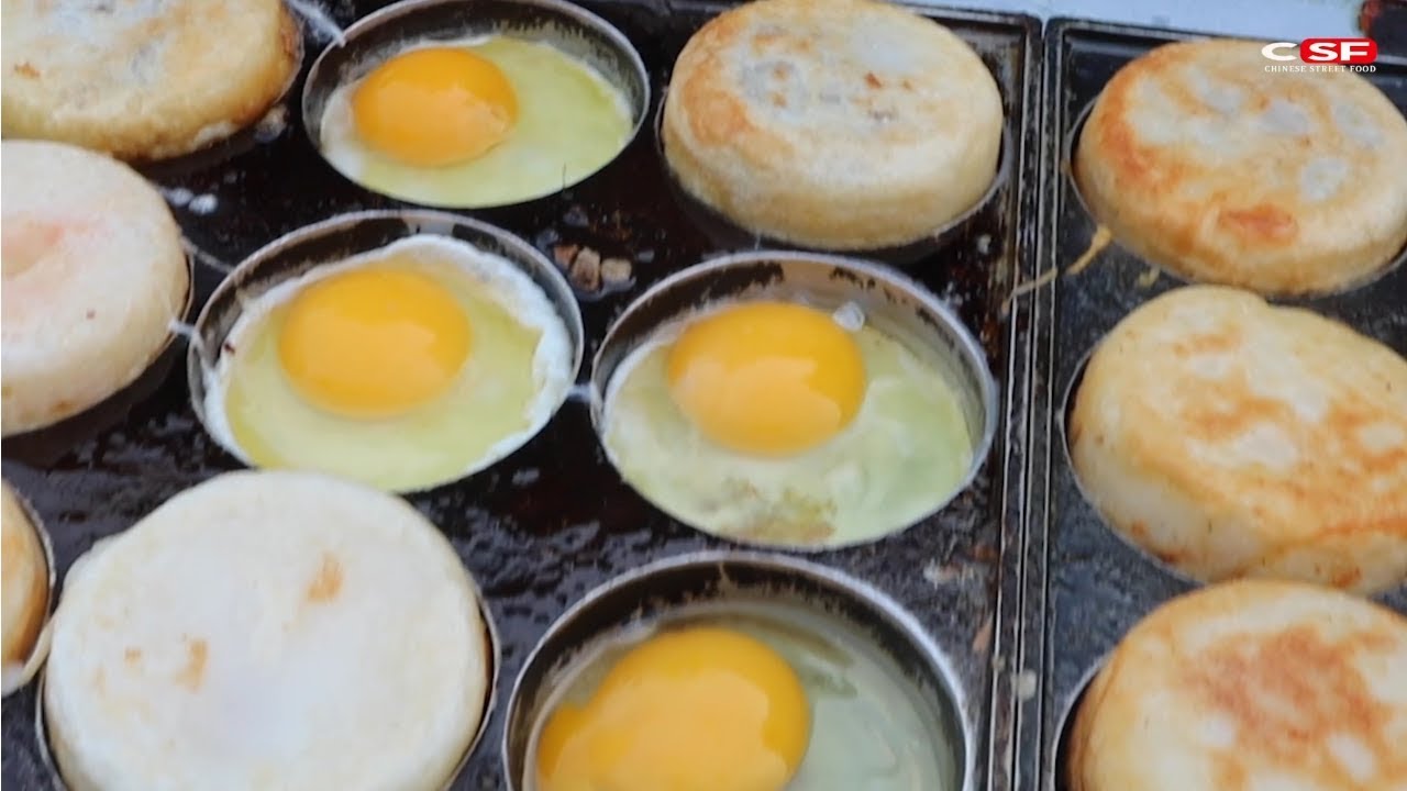 Chinese snacks popular Egg Burger（Special Egg Burger） Street food in GuangZhou