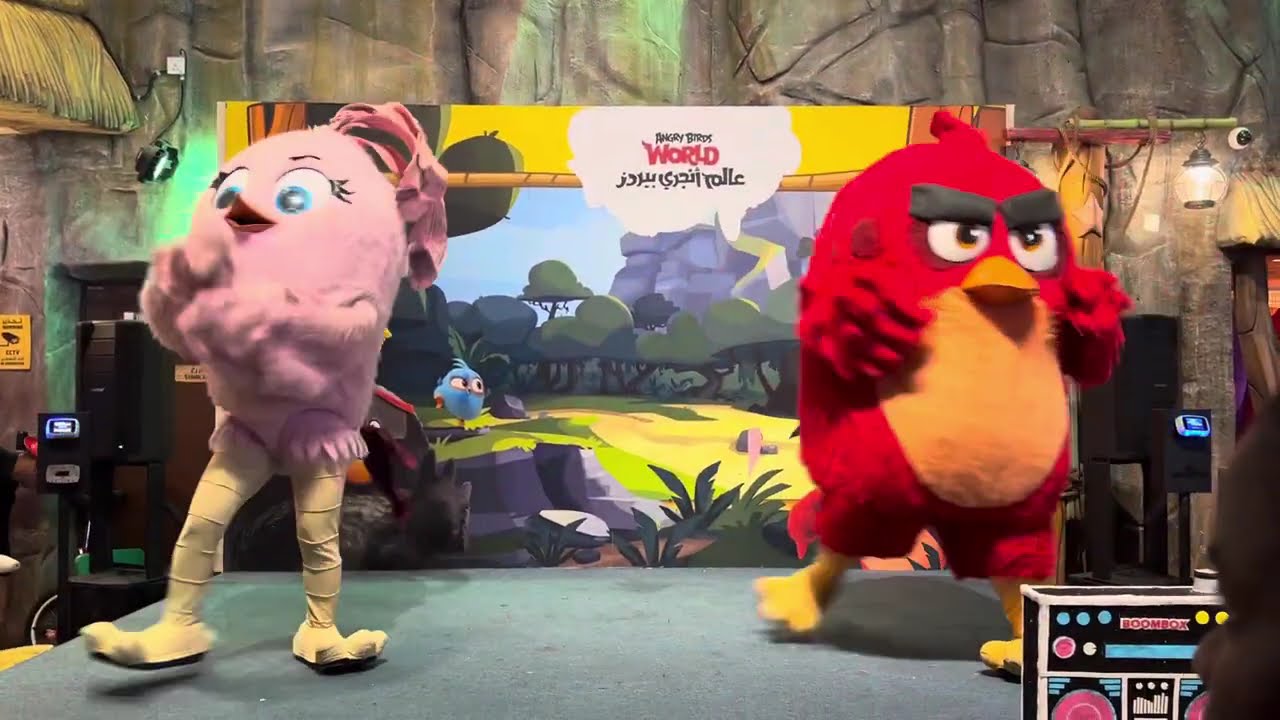Angry Birds World Doha Qatar | Angry Bird Red | Juggling | Circus Clown 