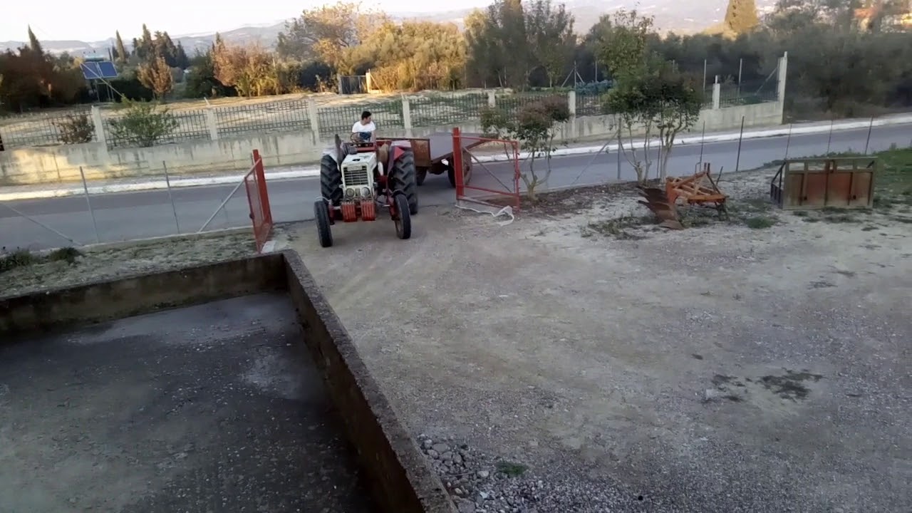Belarus 520 62,5 hp,25 km in Greece
