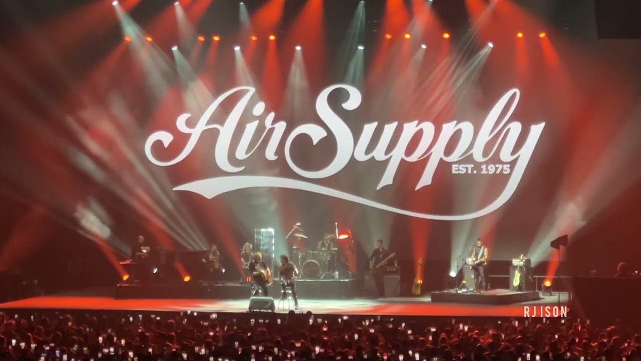 Air Supply - Two Less Lonely People in the World (Live in Dubai)