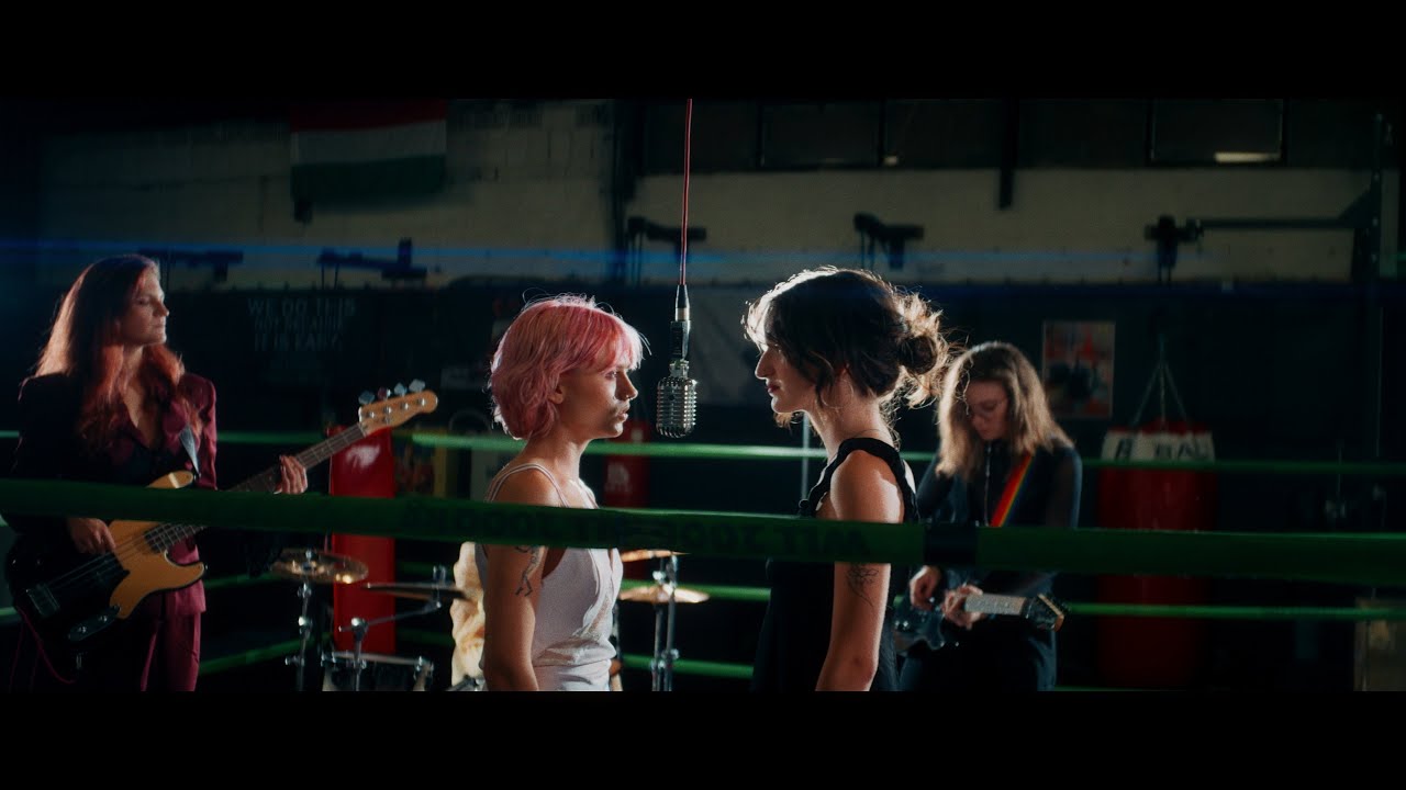 girlhood, Indigo - dühöngő