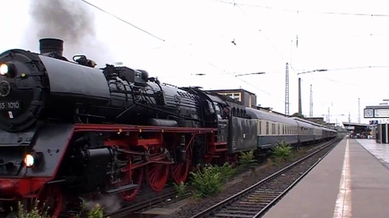 Schnellzug-Dampflok 03 1010 - Sonderzug in Magdeburg Hbf