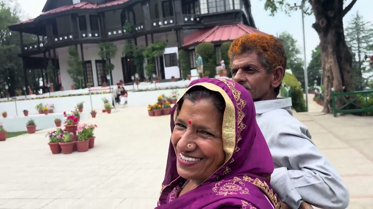 फुल ब्लॉग आ गया है हमारी फैमिली गई हुई थी शिमला घूमने पीकू के पास